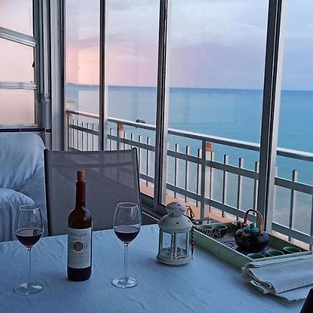 Blue Double Private Room At Front Beach - Habitacion Doble En La Playa Valenza Esterno foto